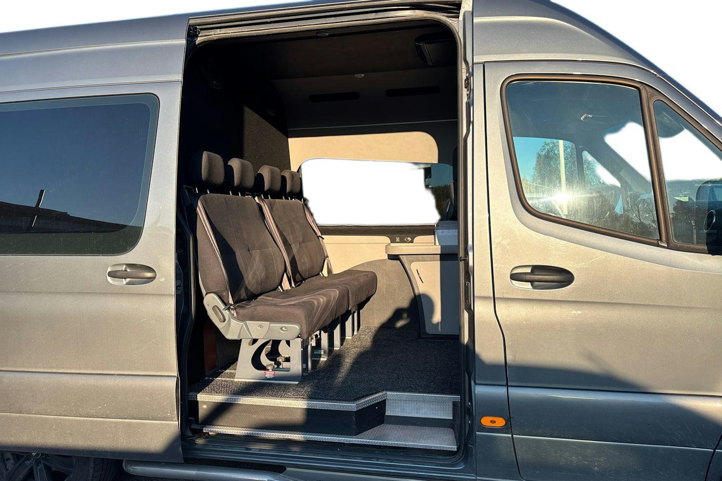 harmaa Mercedes-Benz Sprinter 2018 kuva 3.