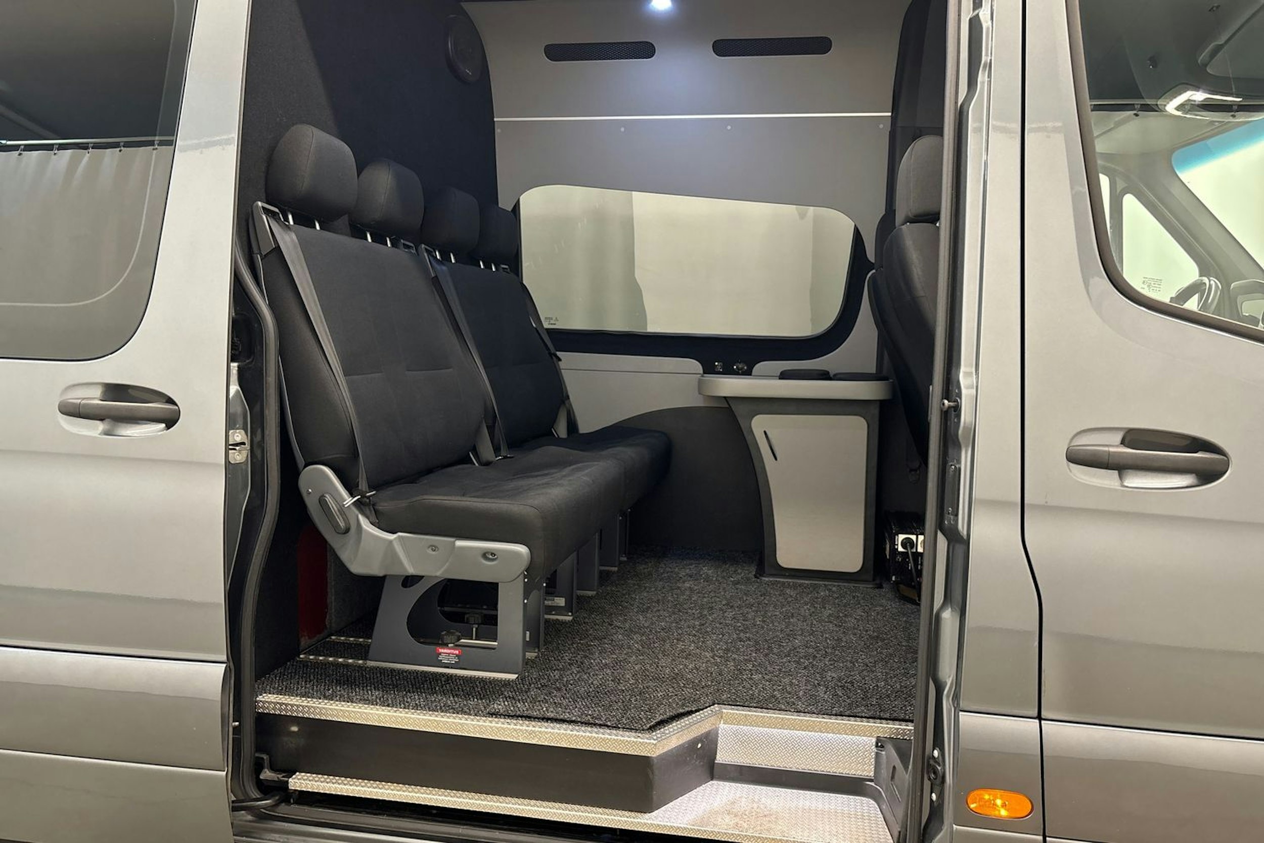 harmaa Mercedes-Benz Sprinter 2018 kuva 18.