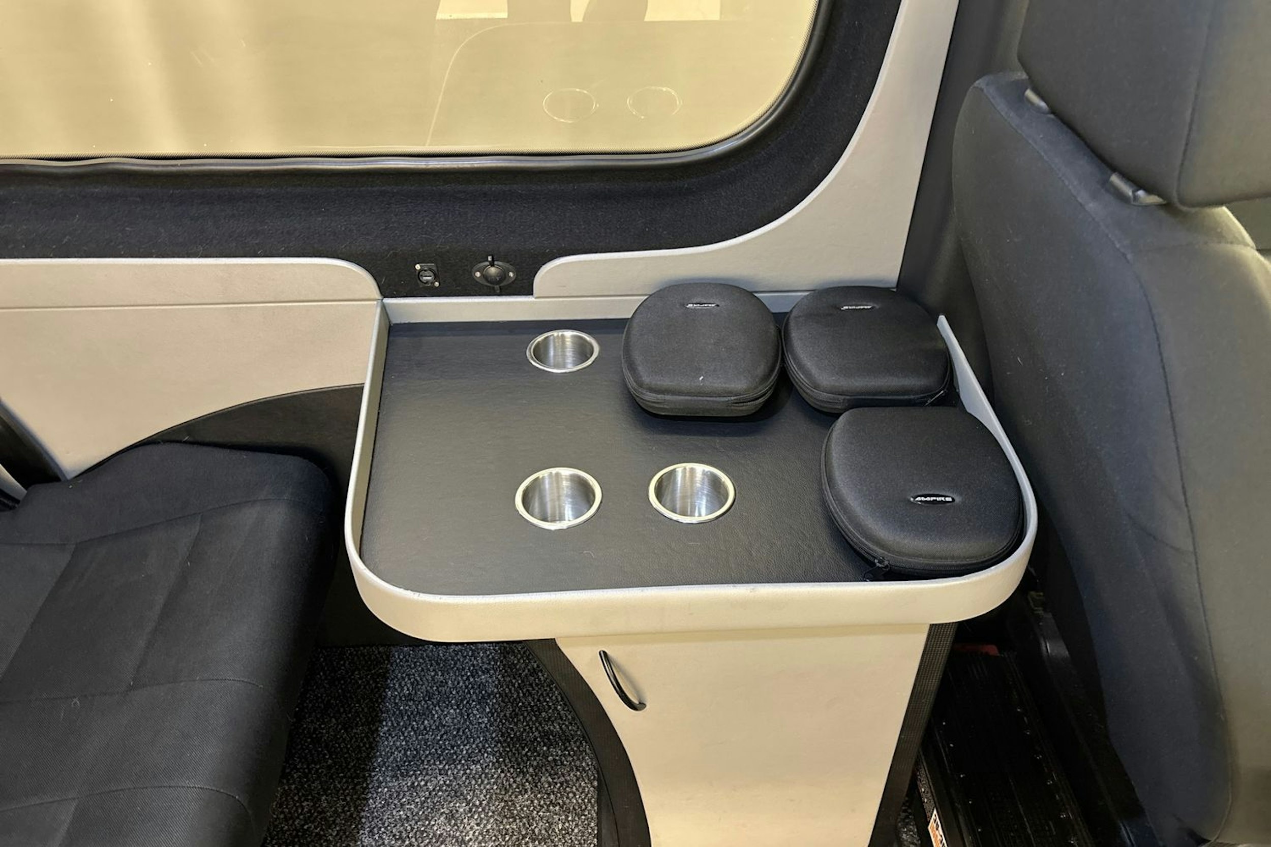 harmaa Mercedes-Benz Sprinter 2018 kuva 21.