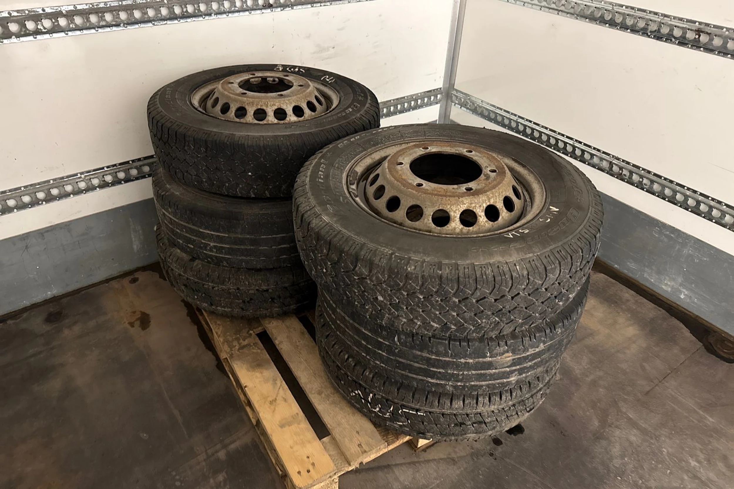 valkoinen Mercedes-Benz Sprinter 2018 kuva 17.