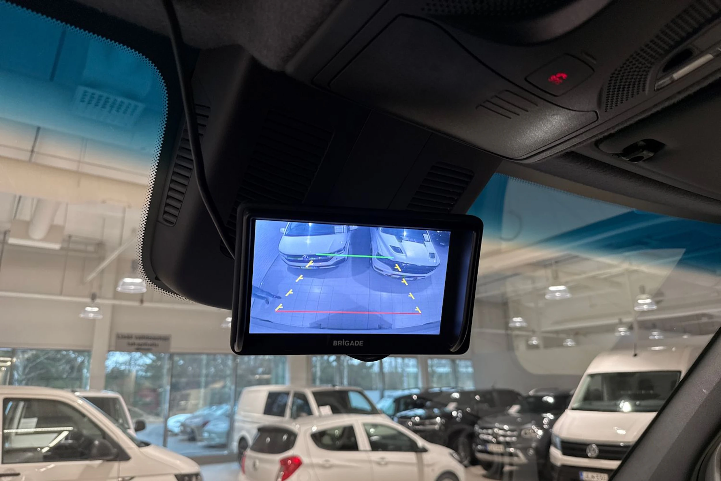 valkoinen Mercedes-Benz Sprinter 2018 kuva 21.