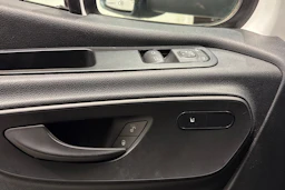 valkoinen Mercedes-Benz Sprinter 2018 kuva 28.