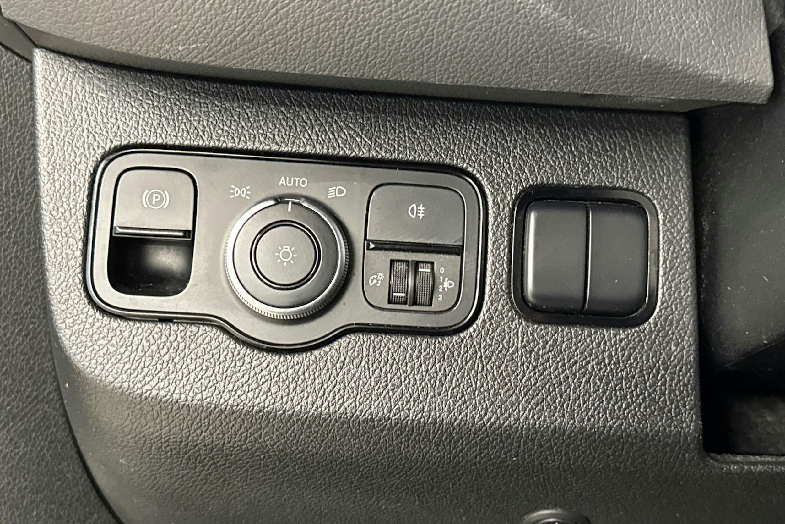 harmaa Mercedes-Benz Sprinter 2018 kuva 16.