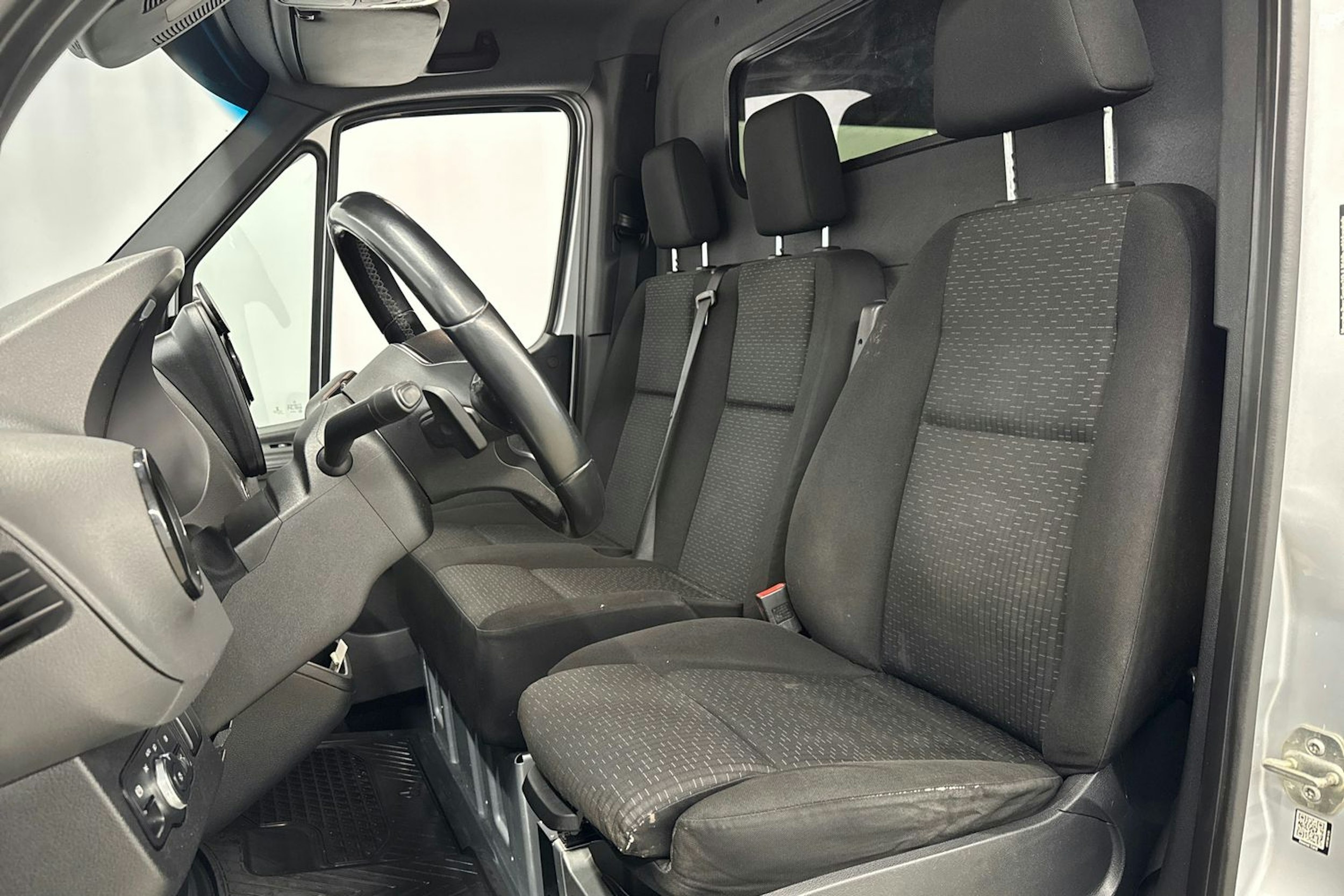 harmaa Mercedes-Benz Sprinter 2018 kuva 19.