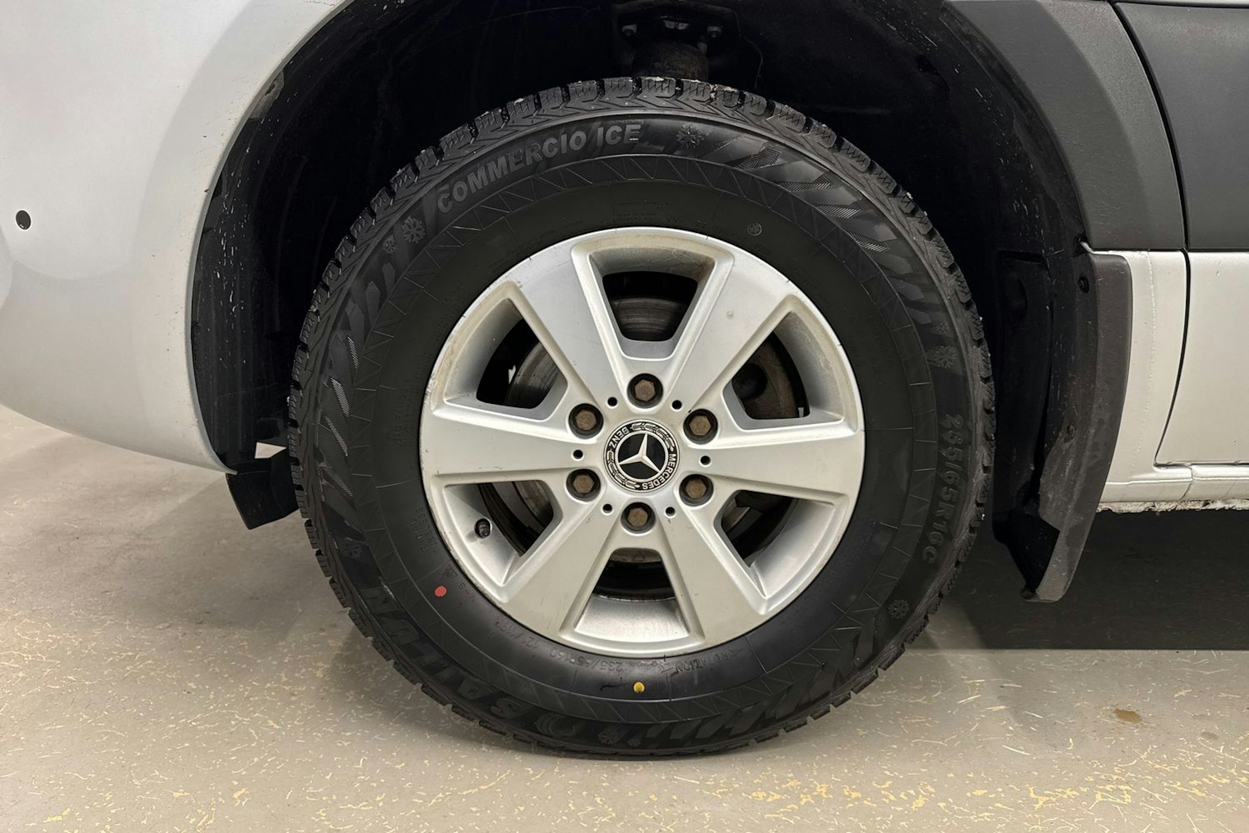 harmaa Mercedes-Benz Sprinter 2018 kuva 24.