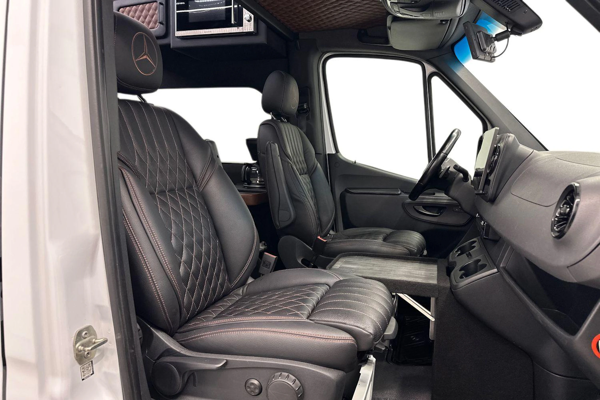 valkoinen Mercedes-Benz Sprinter 2018 kuva 8.