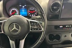 valkoinen Mercedes-Benz Sprinter 2018 kuva 12.