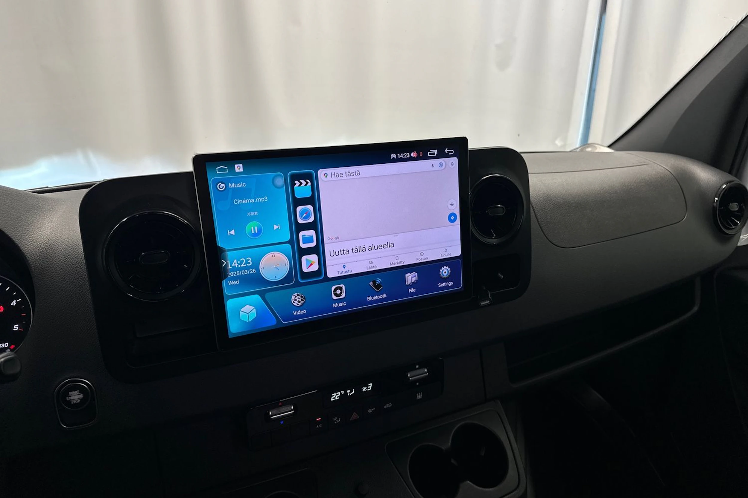 valkoinen Mercedes-Benz Sprinter 2018 kuva 14.