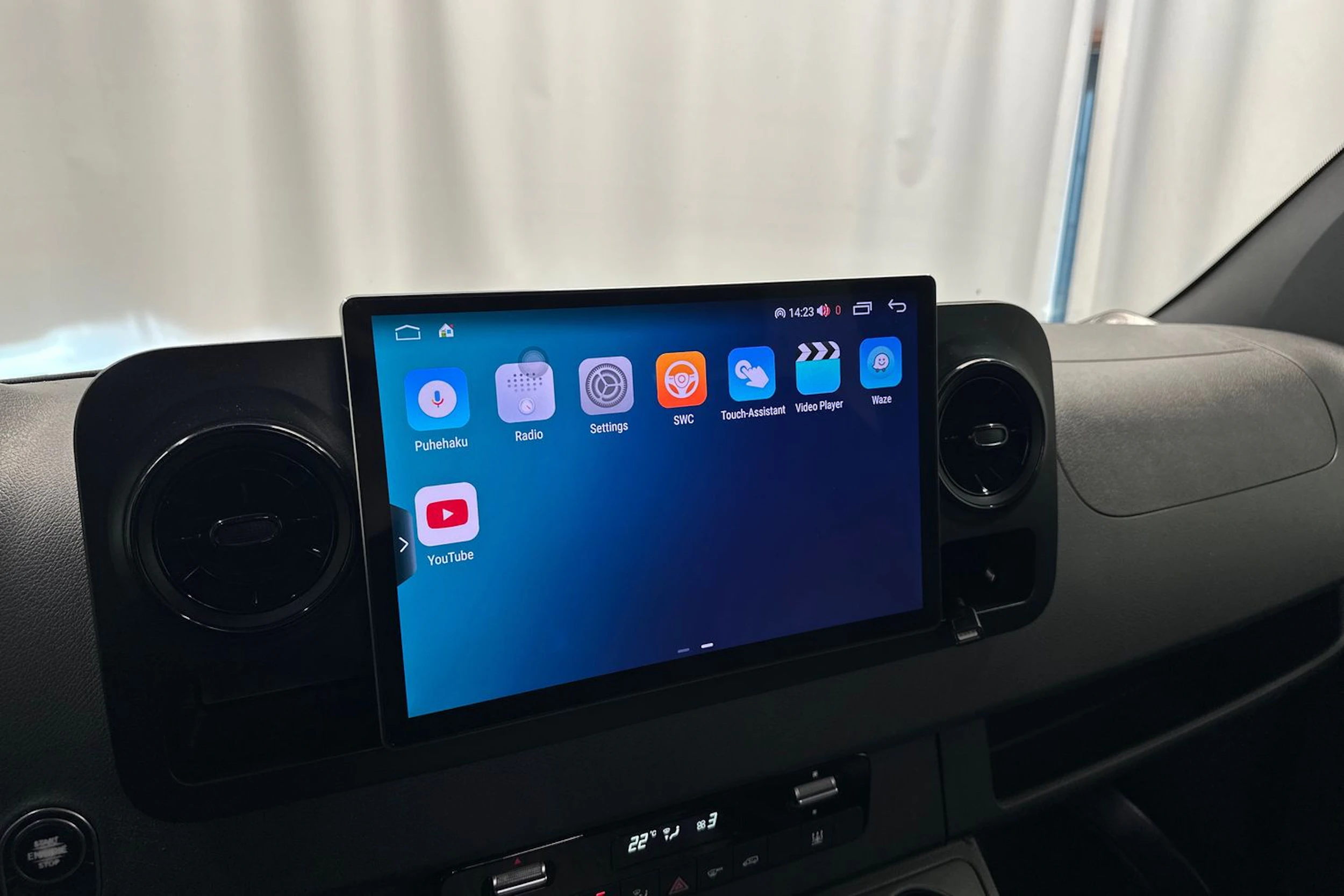 valkoinen Mercedes-Benz Sprinter 2018 kuva 17.