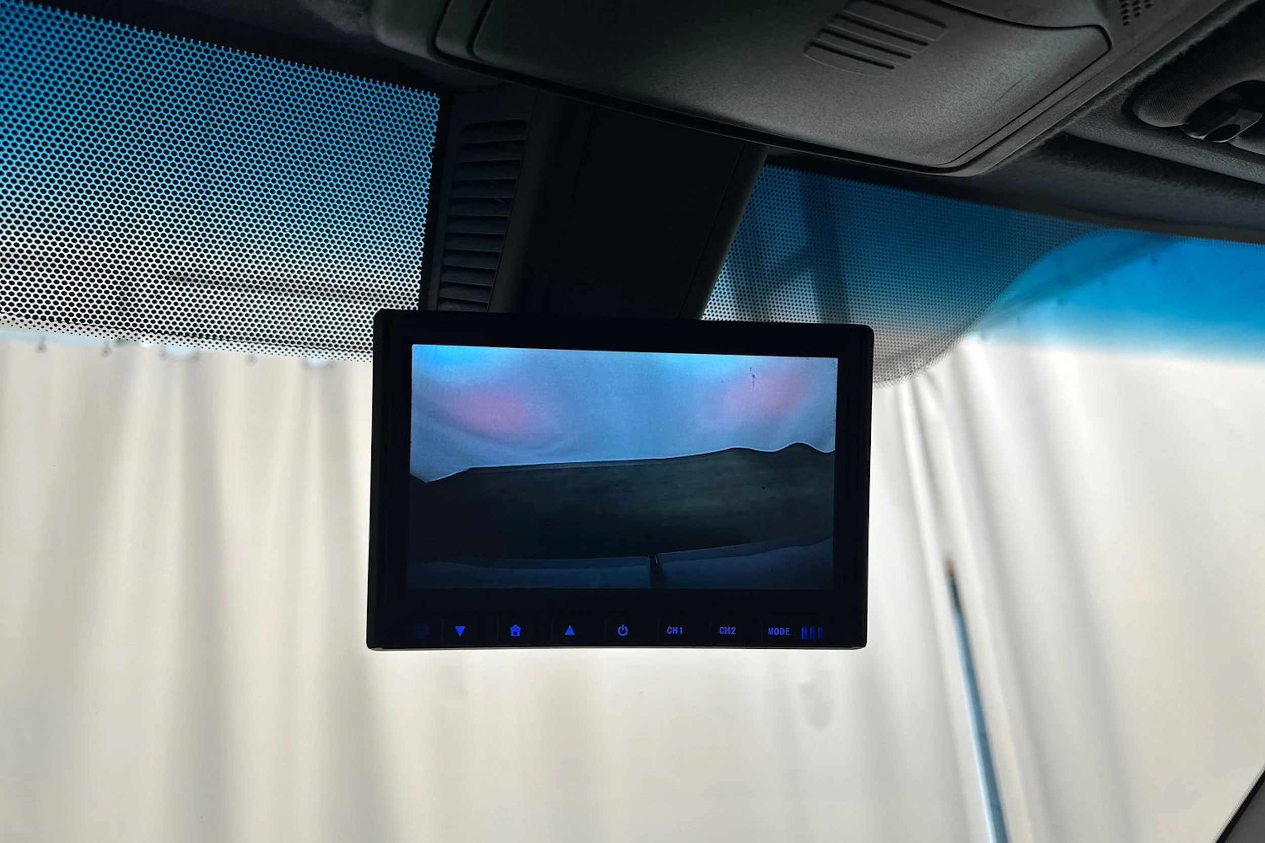 valkoinen Mercedes-Benz Sprinter 2018 kuva 19.