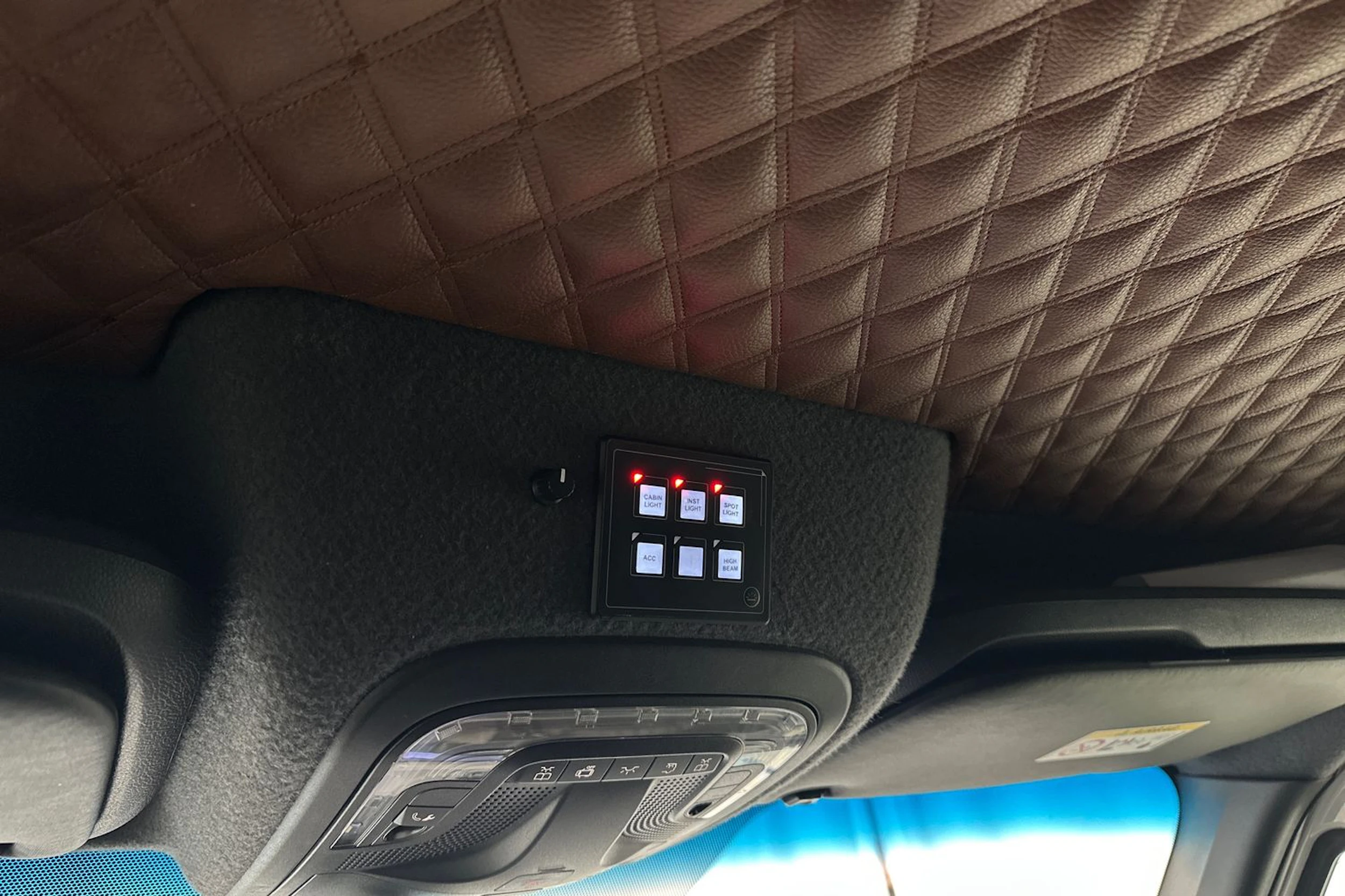 valkoinen Mercedes-Benz Sprinter 2018 kuva 22.