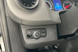 valkoinen Mercedes-Benz Sprinter 2018 kuva 23.