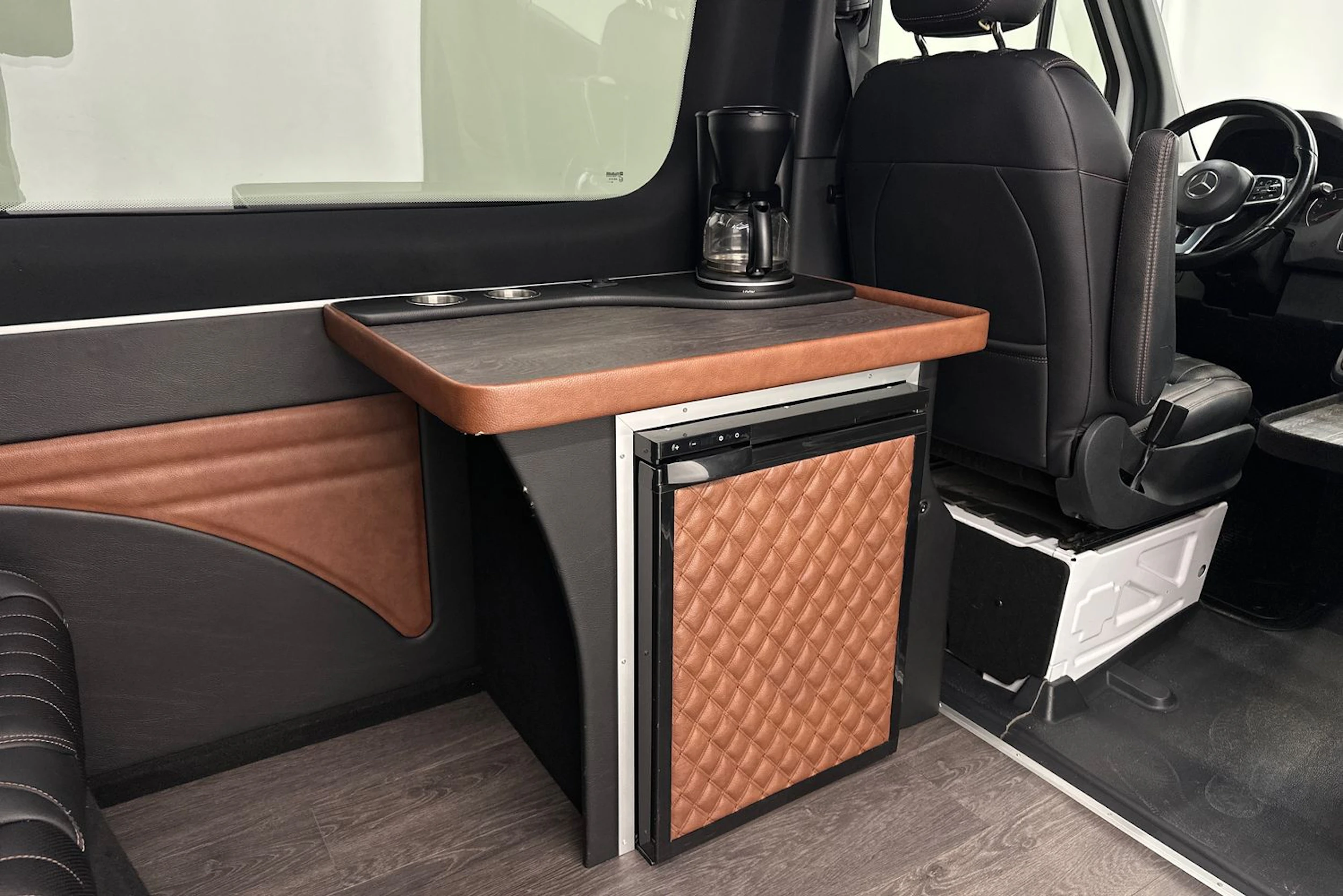 valkoinen Mercedes-Benz Sprinter 2018 kuva 30.