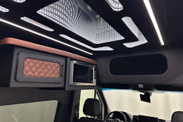 valkoinen Mercedes-Benz Sprinter 2018 kuva 31.