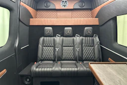 valkoinen Mercedes-Benz Sprinter 2018 kuva 32.