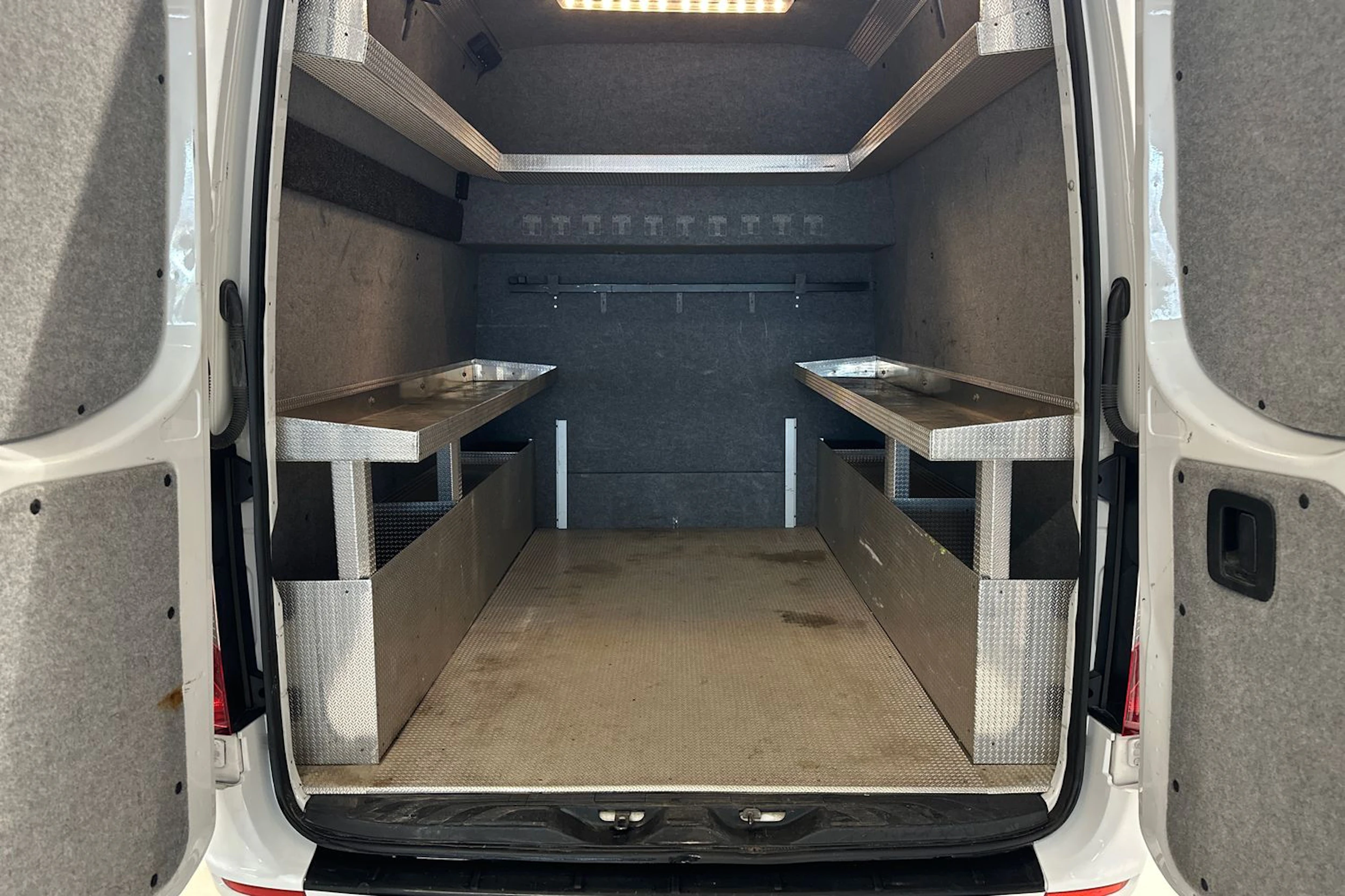 valkoinen Mercedes-Benz Sprinter 2018 kuva 34.