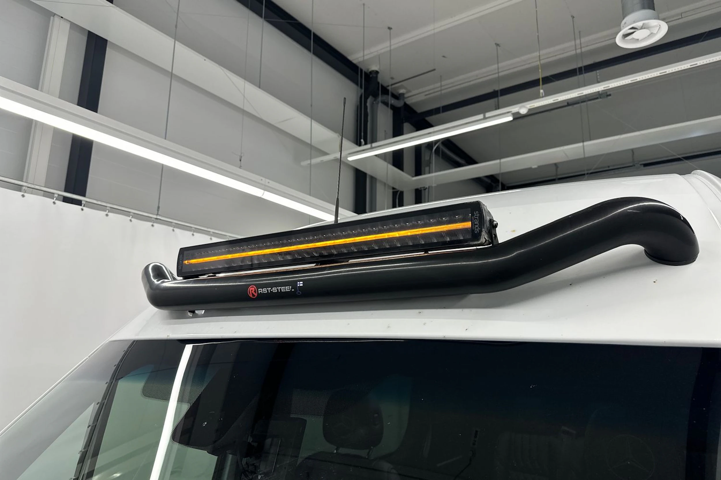 valkoinen Mercedes-Benz Sprinter 2018 kuva 38.