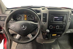 punainen Mercedes-Benz Sprinter 2018 kuva 9.