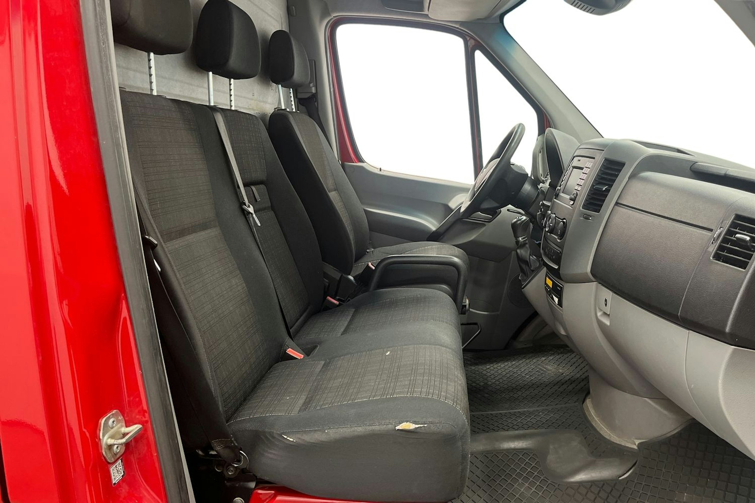punainen Mercedes-Benz Sprinter 2018 kuva 10.