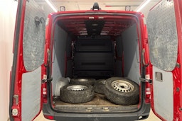 punainen Mercedes-Benz Sprinter 2018 kuva 14.