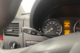 punainen Mercedes-Benz Sprinter 2018 kuva 19.
