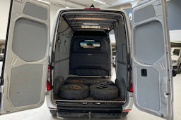 harmaa Mercedes-Benz Sprinter 2018 kuva 15.