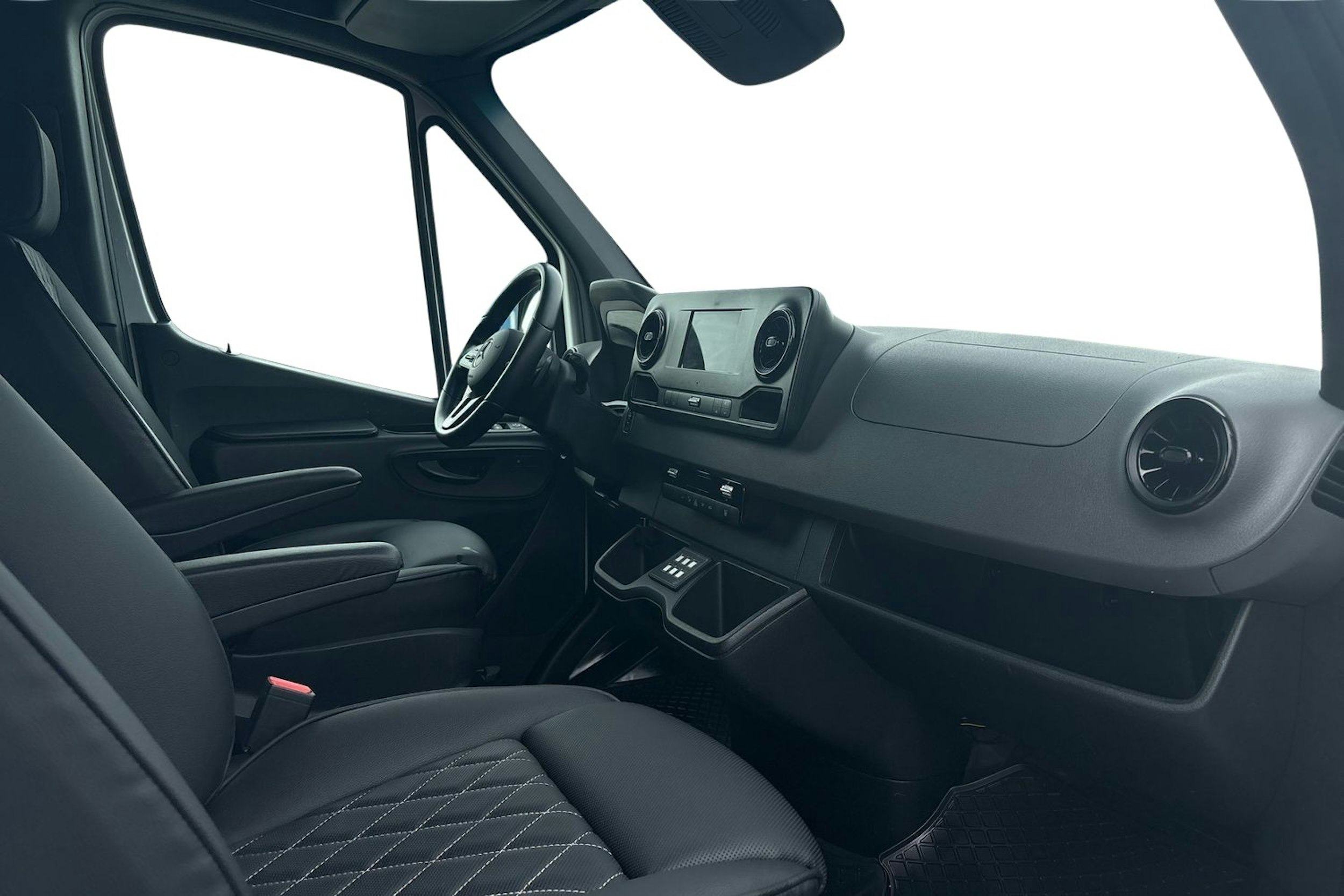 valkoinen Mercedes-Benz Sprinter 2019 kuva 9.
