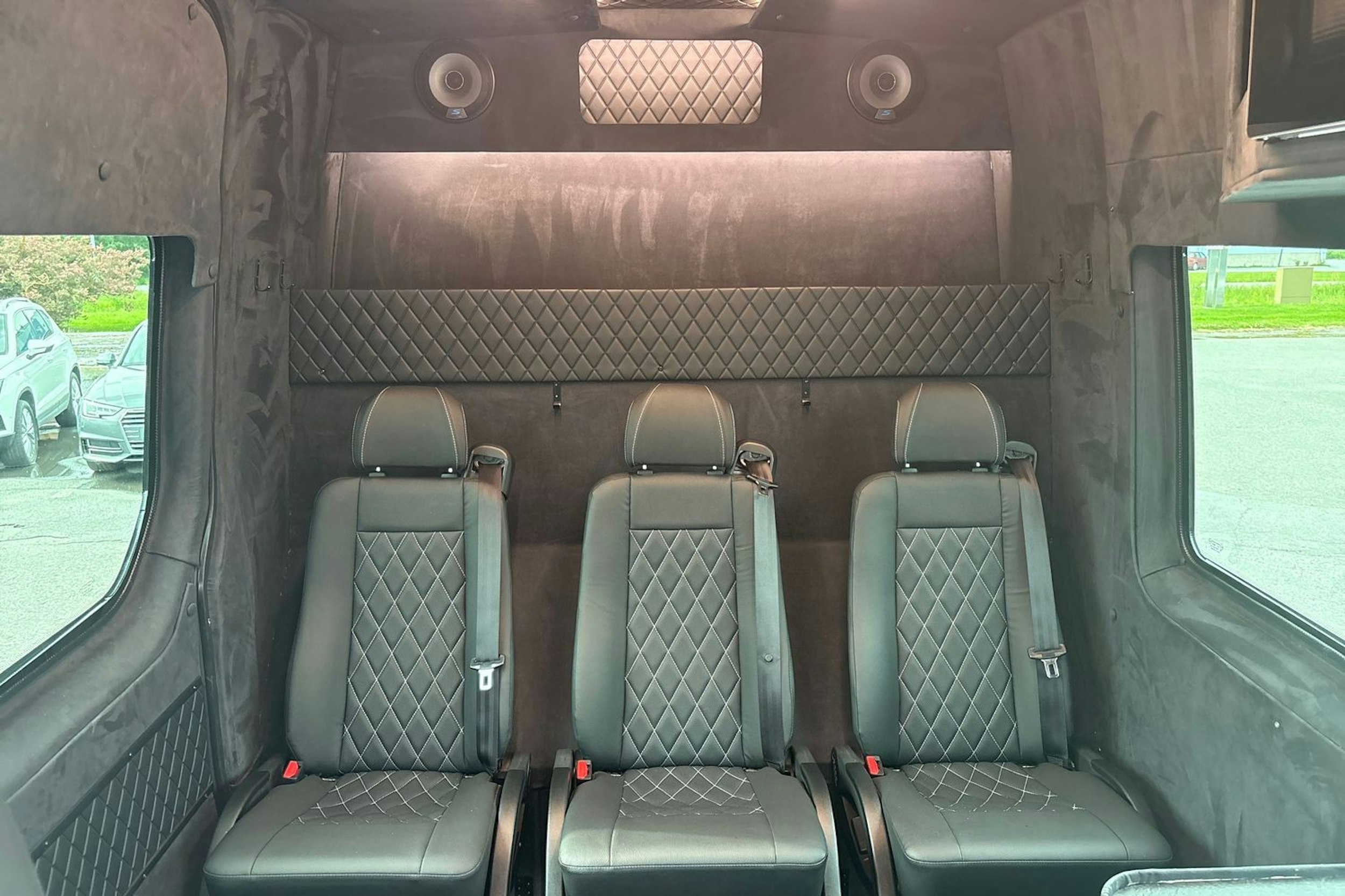 valkoinen Mercedes-Benz Sprinter 2019 kuva 14.