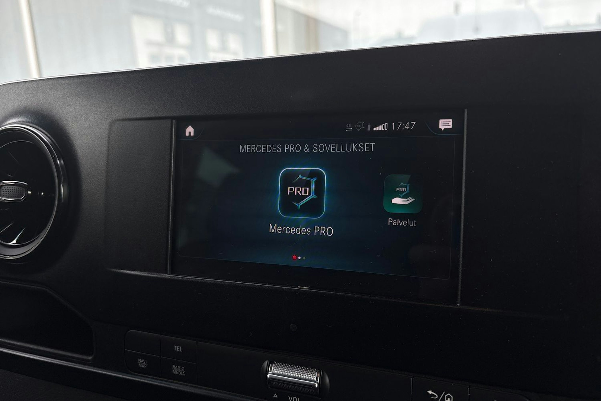 valkoinen Mercedes-Benz Sprinter 2019 kuva 26.