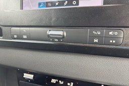 valkoinen Mercedes-Benz Sprinter 2019 kuva 28.