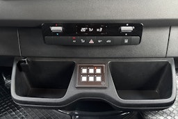 valkoinen Mercedes-Benz Sprinter 2019 kuva 30.