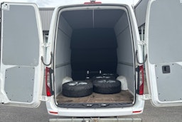 valkoinen Mercedes-Benz Sprinter 2019 kuva 35.