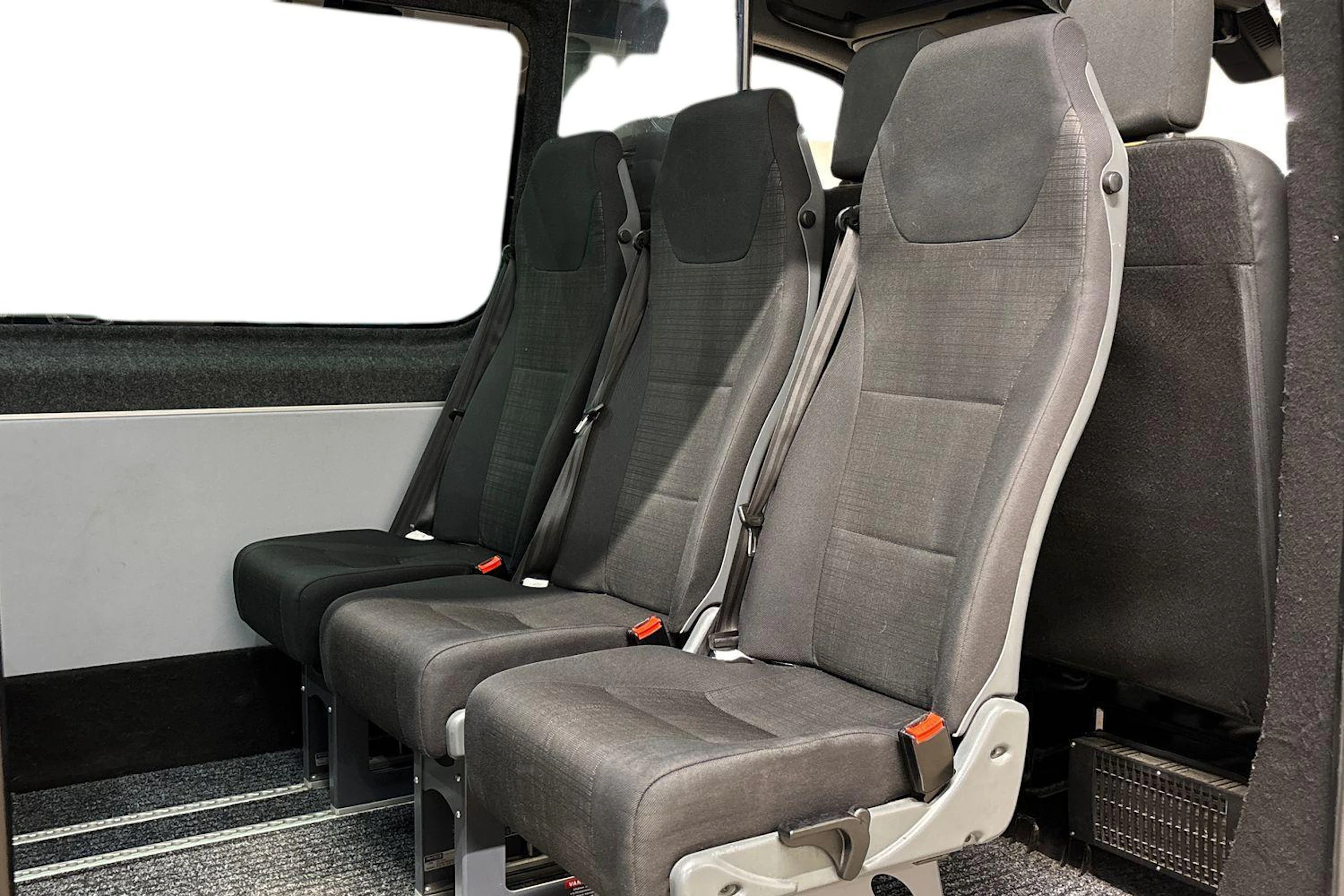 musta Mercedes-Benz Sprinter 2018 kuva 11.