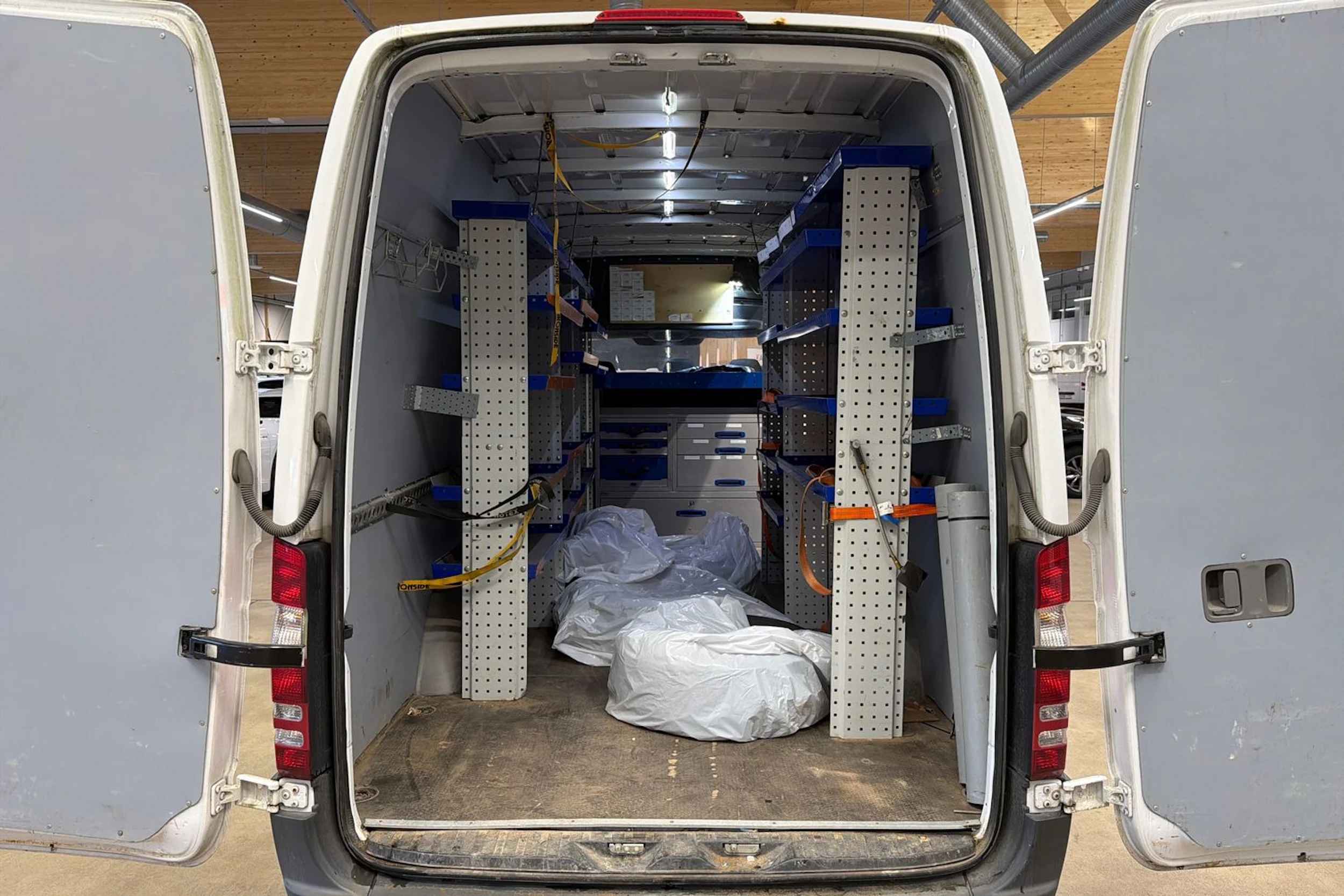 valkoinen Mercedes-Benz Sprinter 2018 kuva 4.
