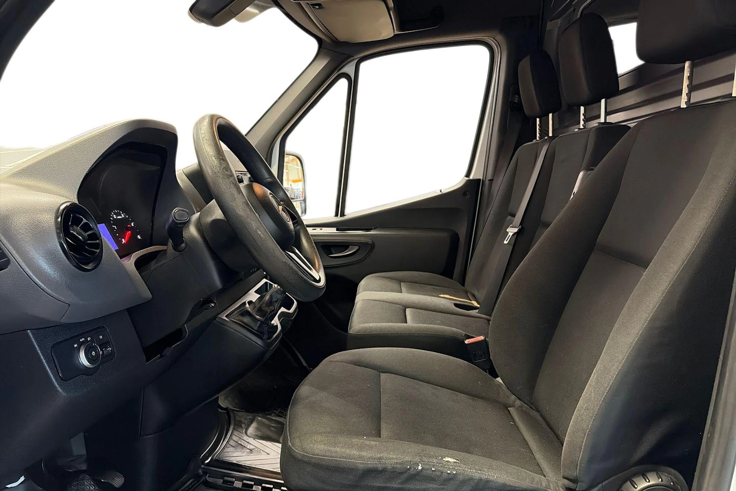 valkoinen Mercedes-Benz Sprinter 2018 kuva 3.