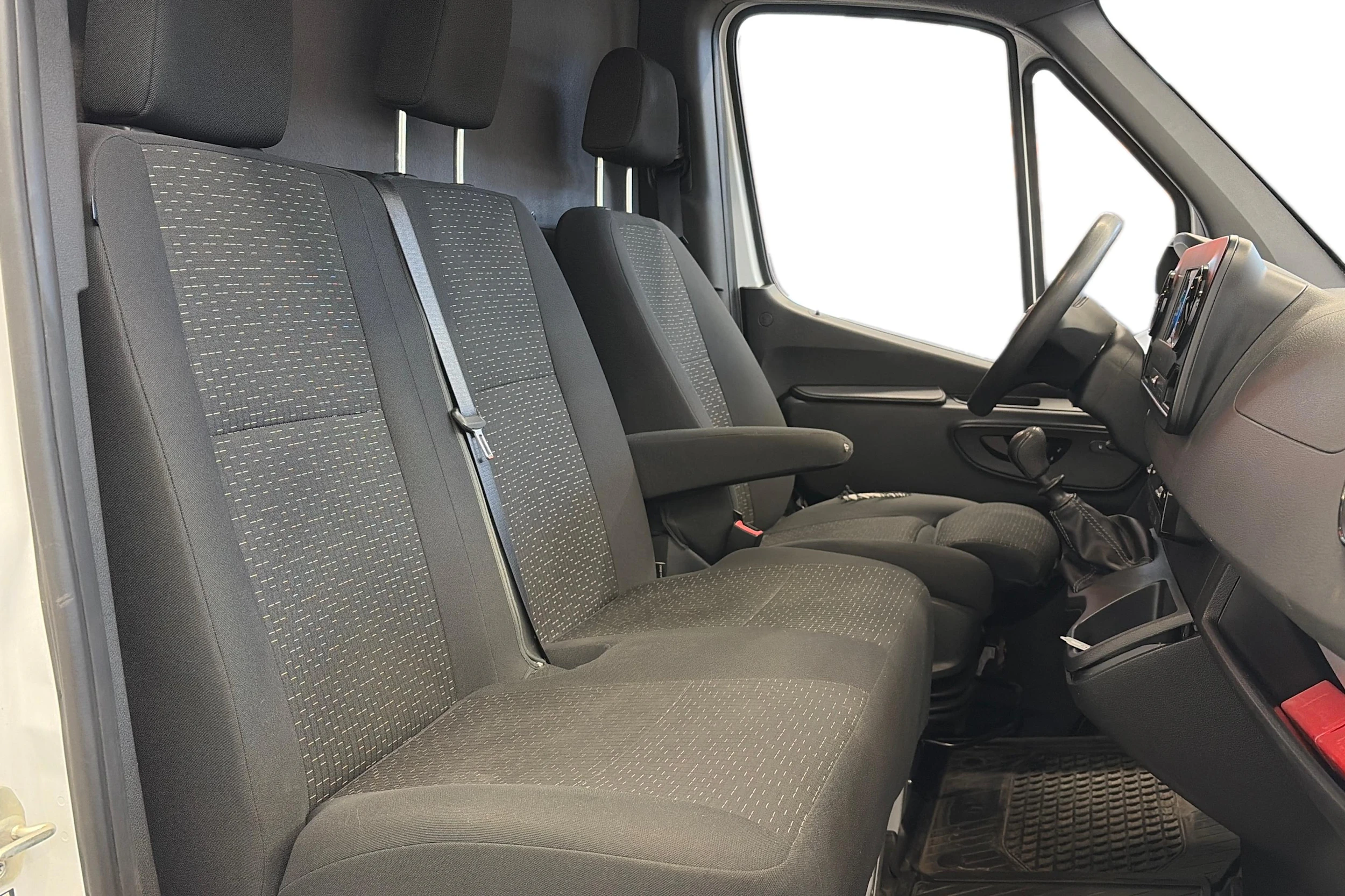 valkoinen Mercedes-Benz Sprinter 2018 kuva 9.