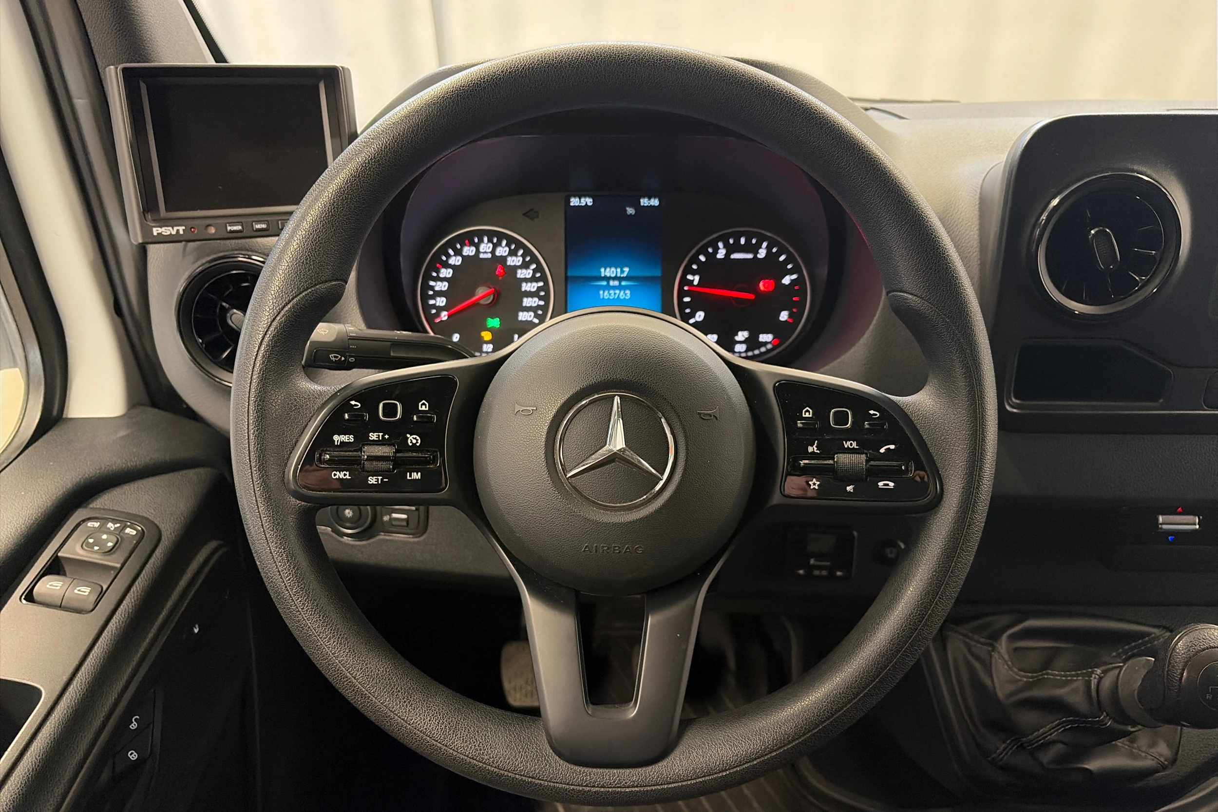 valkoinen Mercedes-Benz Sprinter 2018 kuva 12.