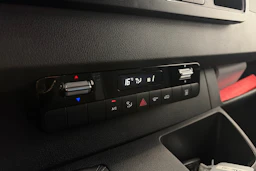 valkoinen Mercedes-Benz Sprinter 2018 kuva 13.