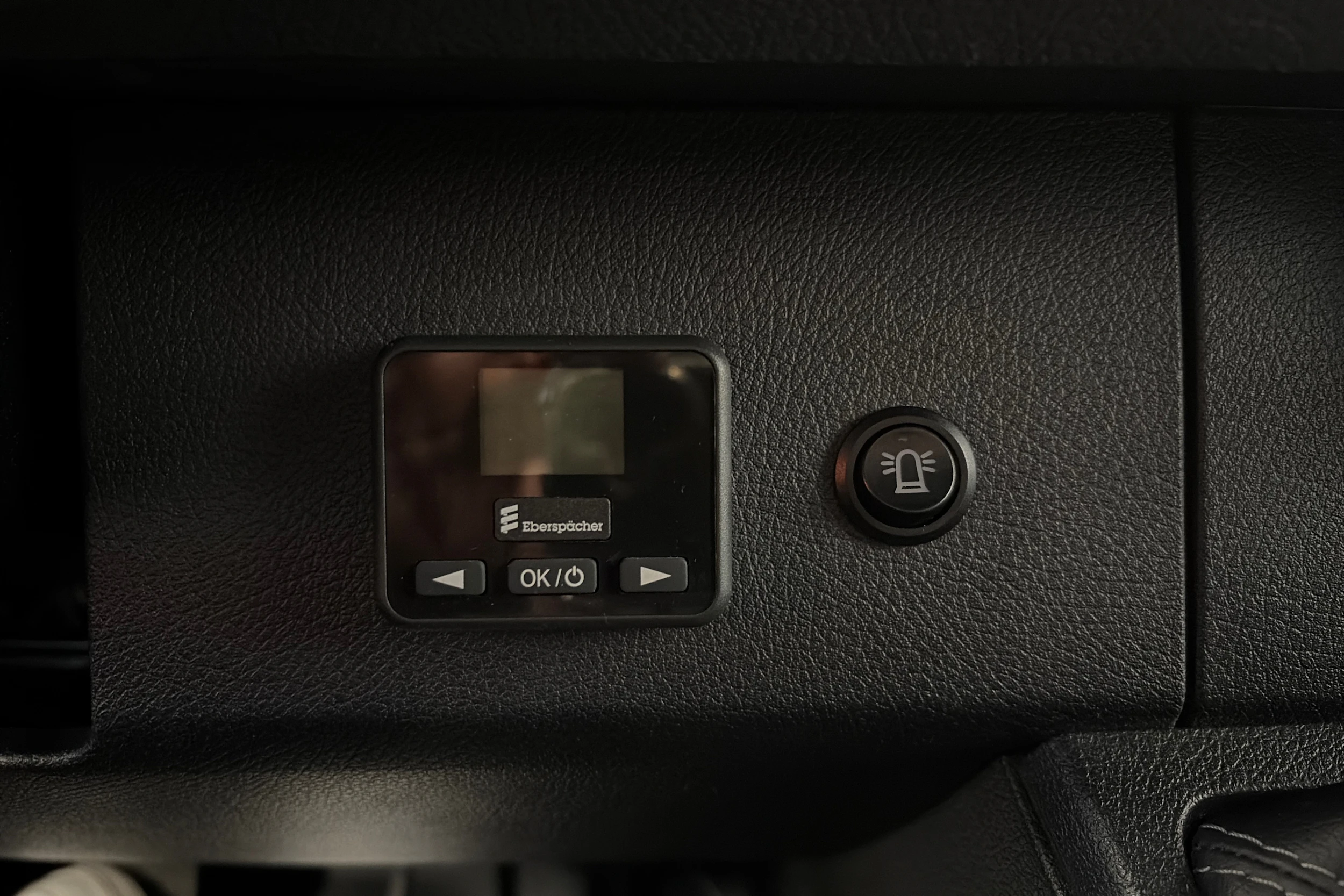 valkoinen Mercedes-Benz Sprinter 2018 kuva 15.