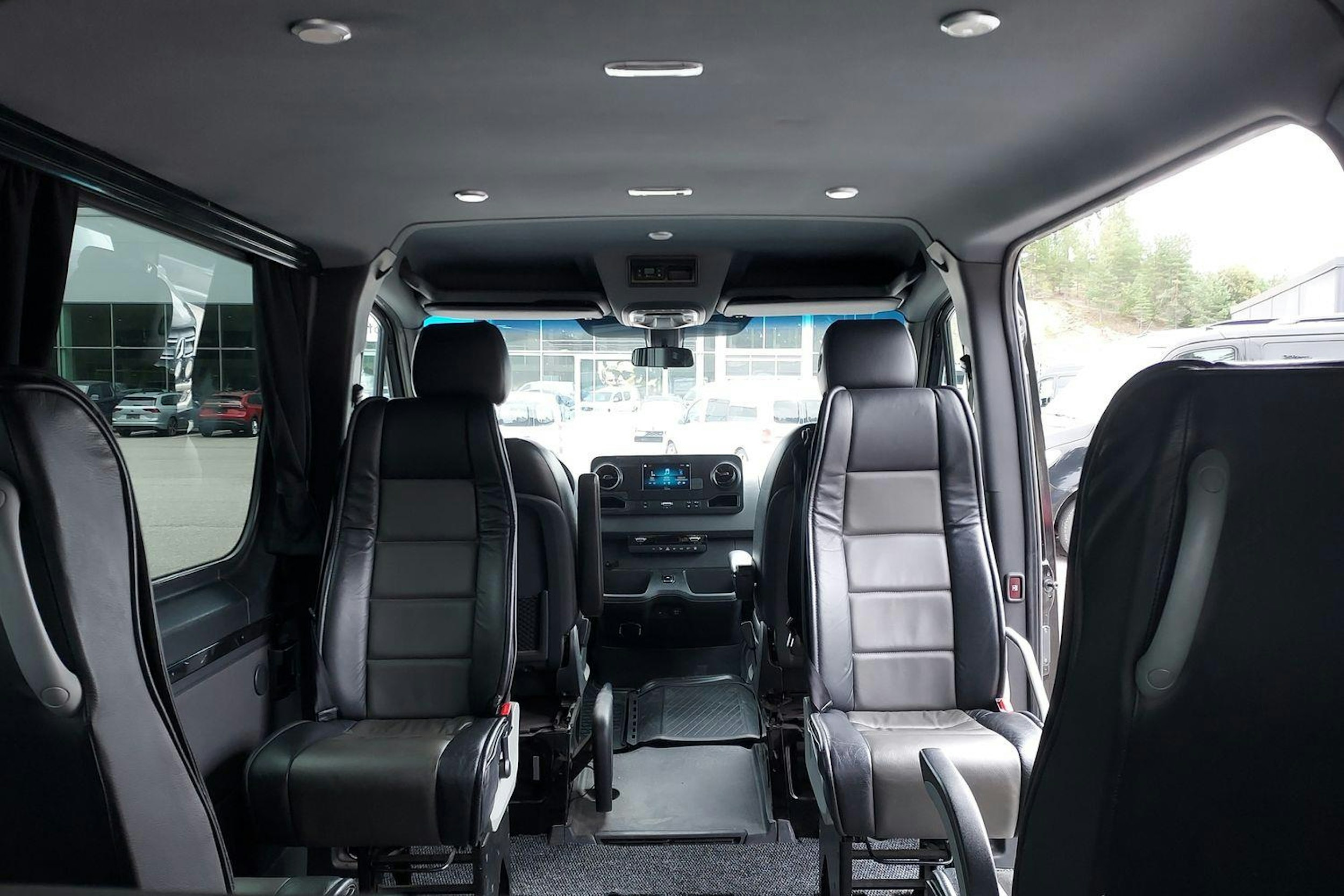 musta Mercedes-Benz Sprinter 2018 kuva 12.