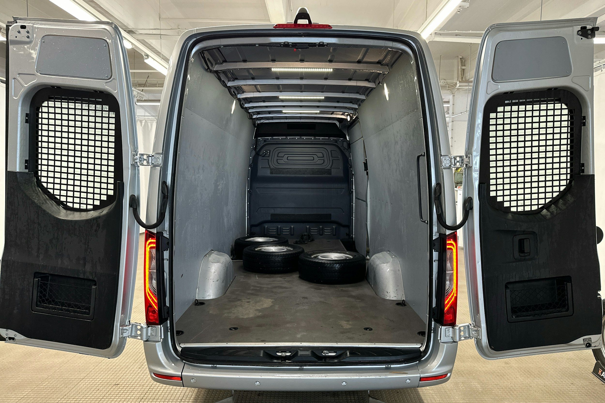 hopea Mercedes-Benz Sprinter 2019 kuva 19.