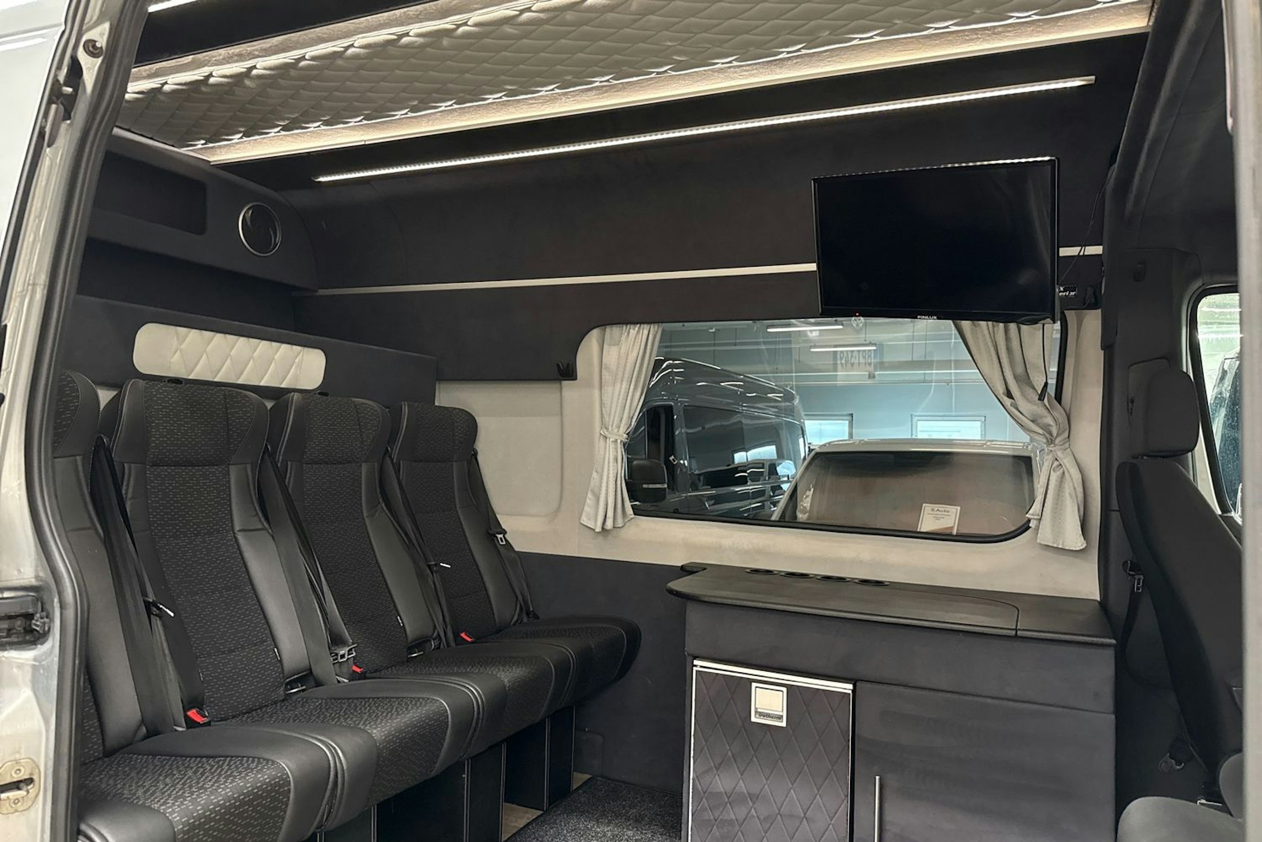met. hopea Mercedes-Benz Sprinter 2019 kuva 13.