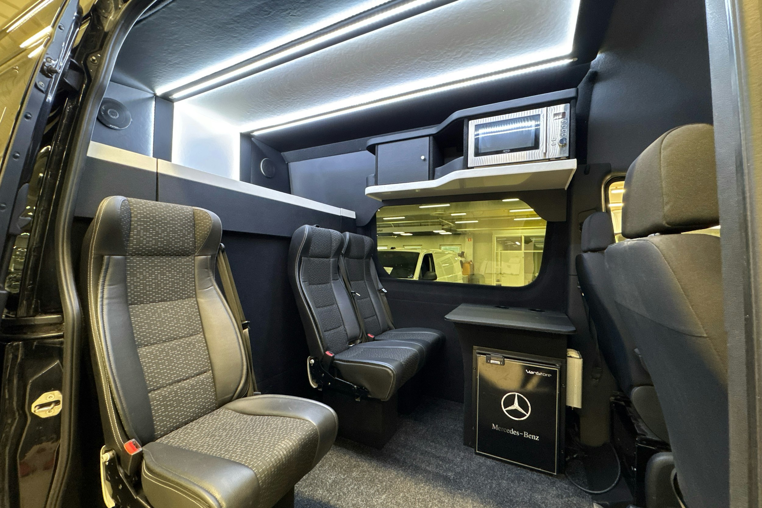 met. musta Mercedes-Benz Sprinter 2019 kuva 10.