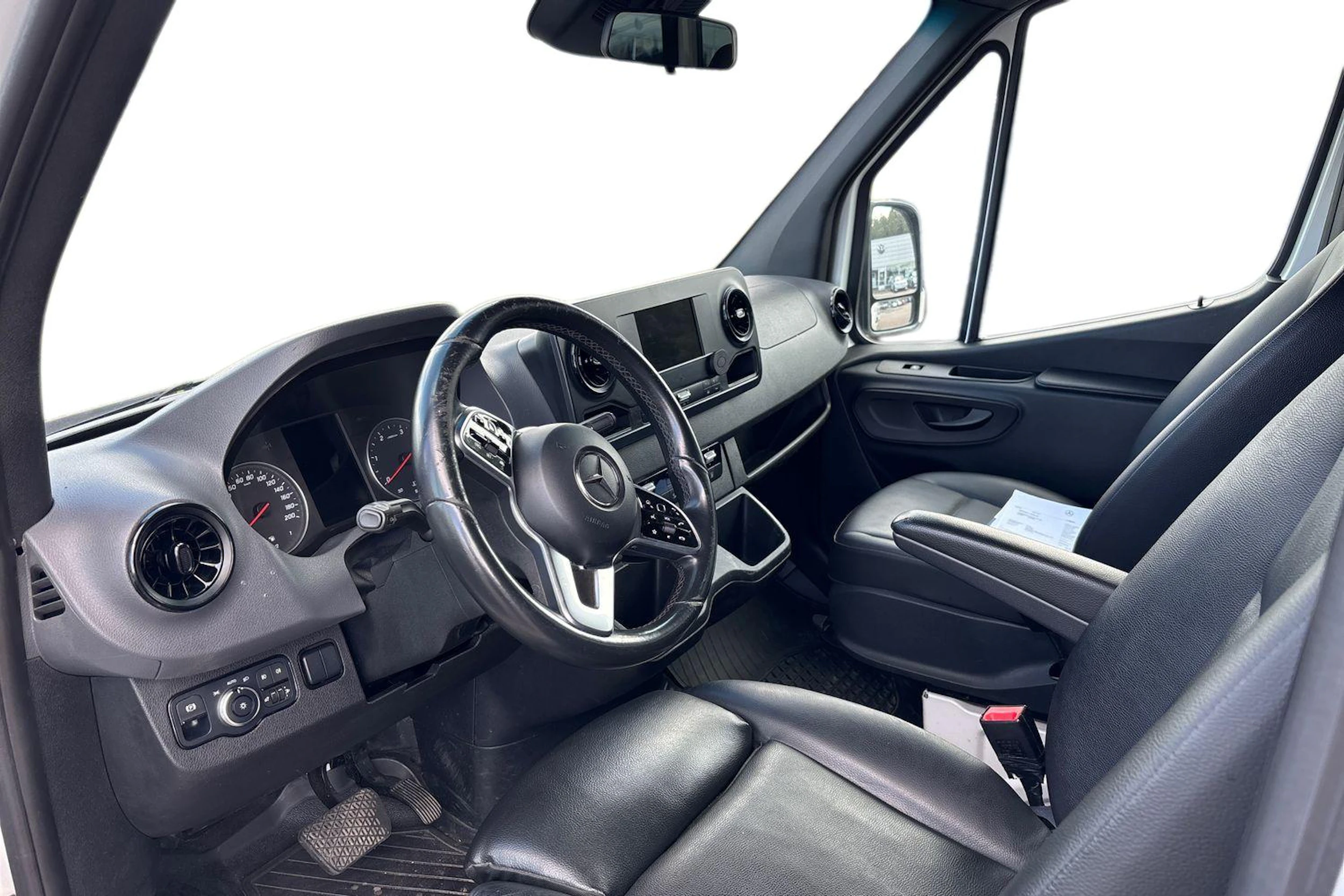 Valkoinen Mercedes-Benz SPRINTER 2019 kuva 3.