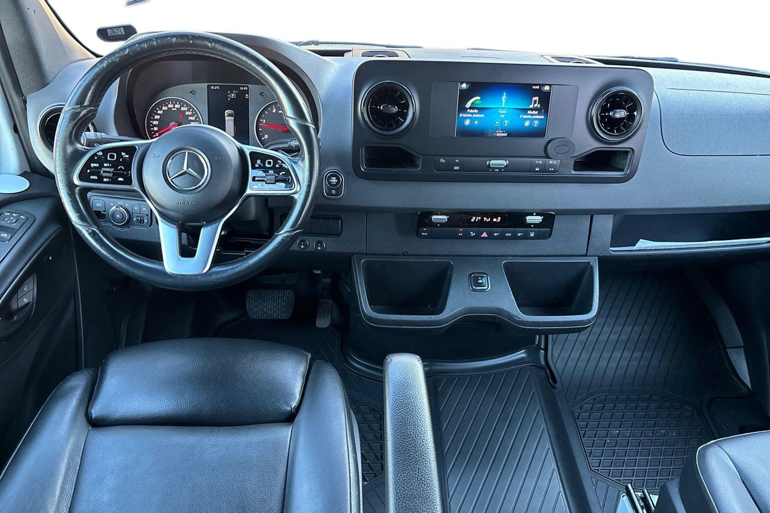 valkoinen Mercedes-Benz Sprinter 2019 kuva 9.