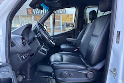 valkoinen Mercedes-Benz Sprinter 2019 kuva 18.