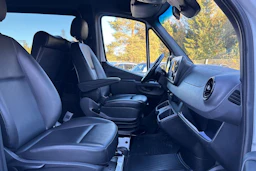 valkoinen Mercedes-Benz Sprinter 2019 kuva 19.