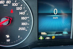 valkoinen Mercedes-Benz Sprinter 2019 kuva 28.