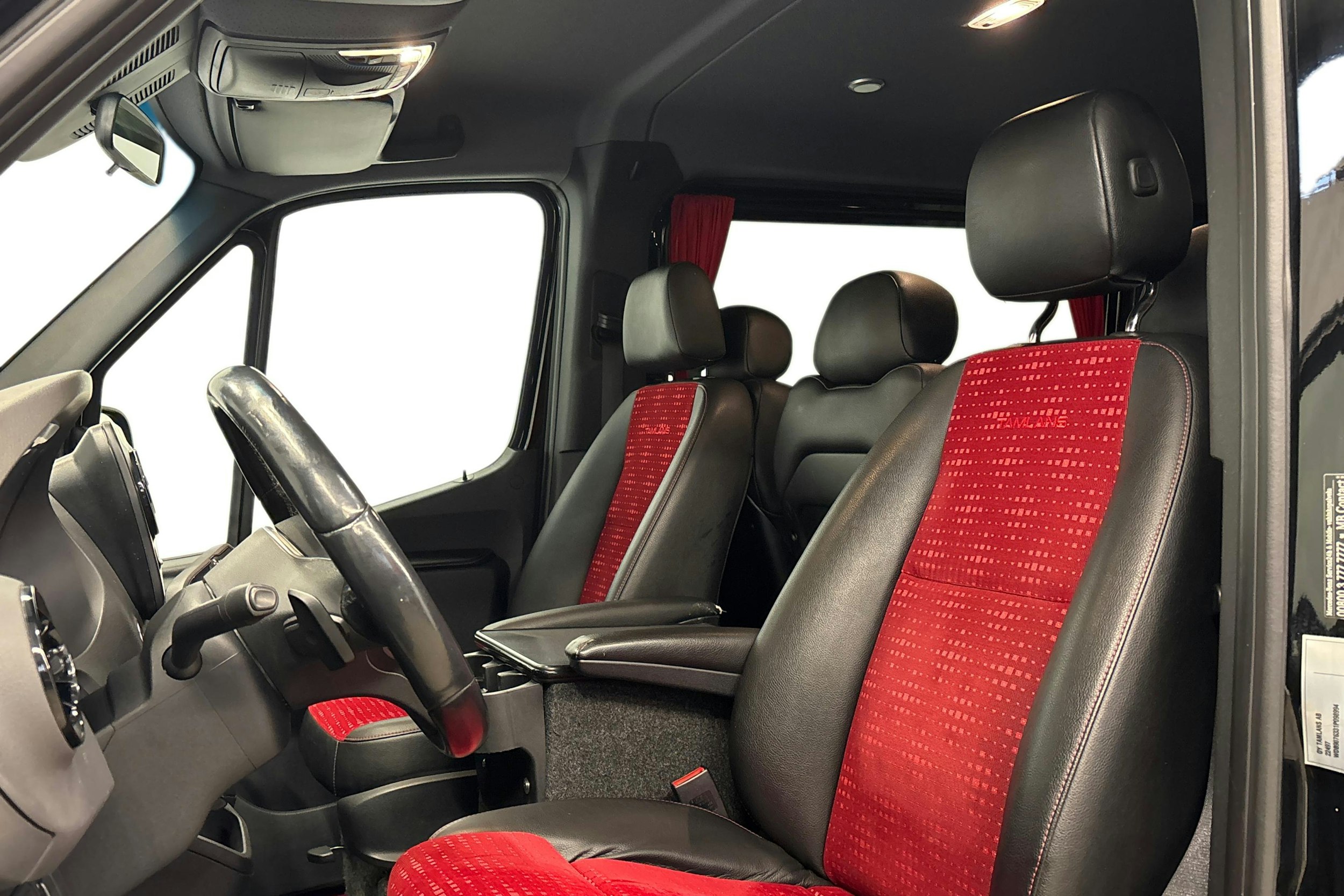 musta Mercedes-Benz Sprinter 2019 kuva 7.