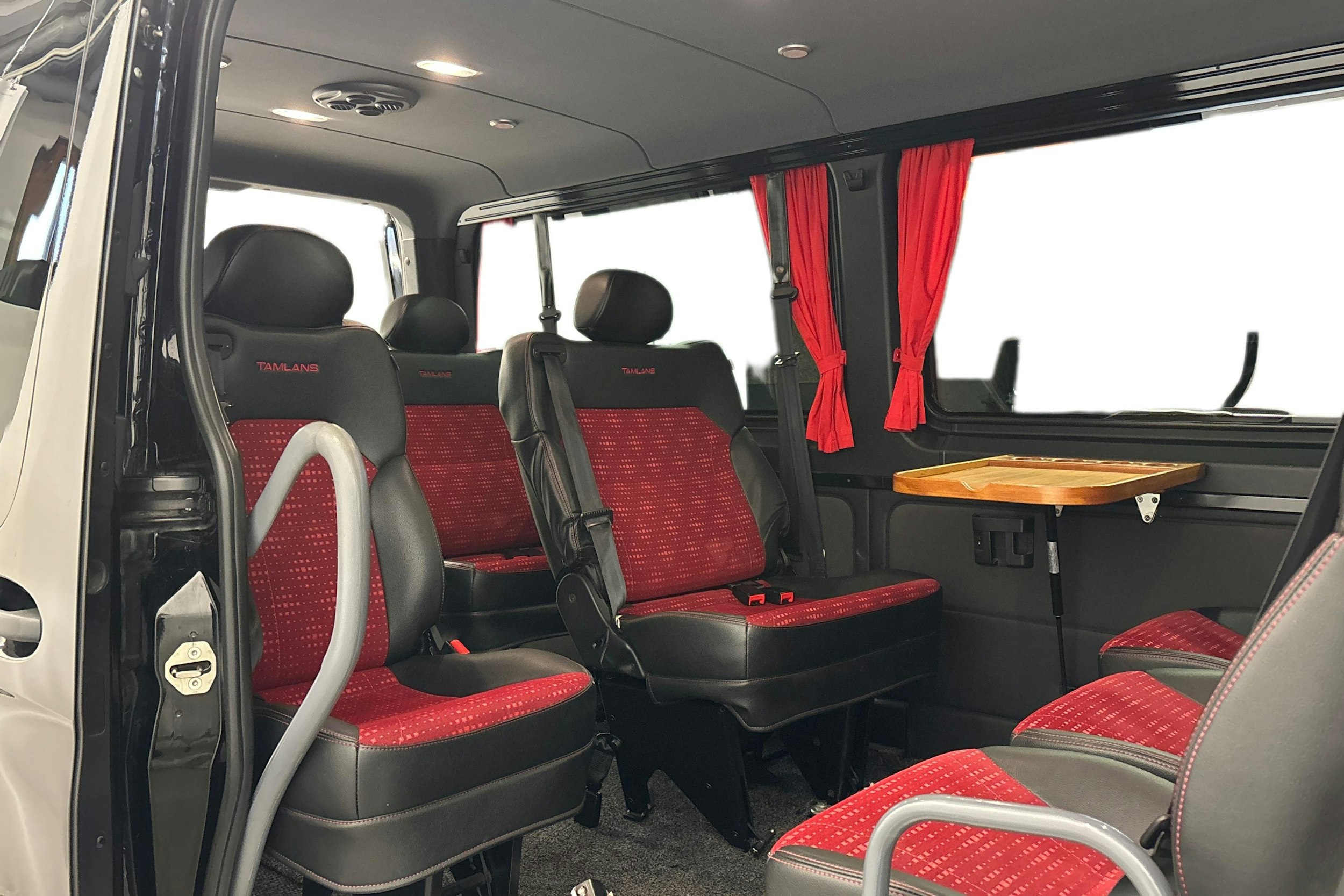 musta Mercedes-Benz Sprinter 2019 kuva 9.